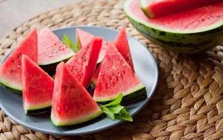 西安吃瓜女子,网络热议背后的真相与反思