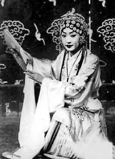 戏子祭酒吃瓜视频,揭秘娱乐圈幕后真相